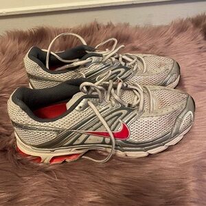 Women’s Nike shoes size 10